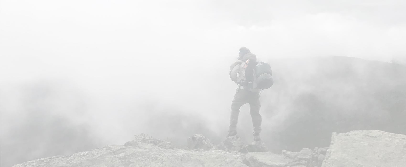 balazs-busznyak-3mtcyvbAqzM-unsplash استيكر أسفل الباب مانع للحشرات والاتربة | تركيب سهل وعزل فعال للأبواب