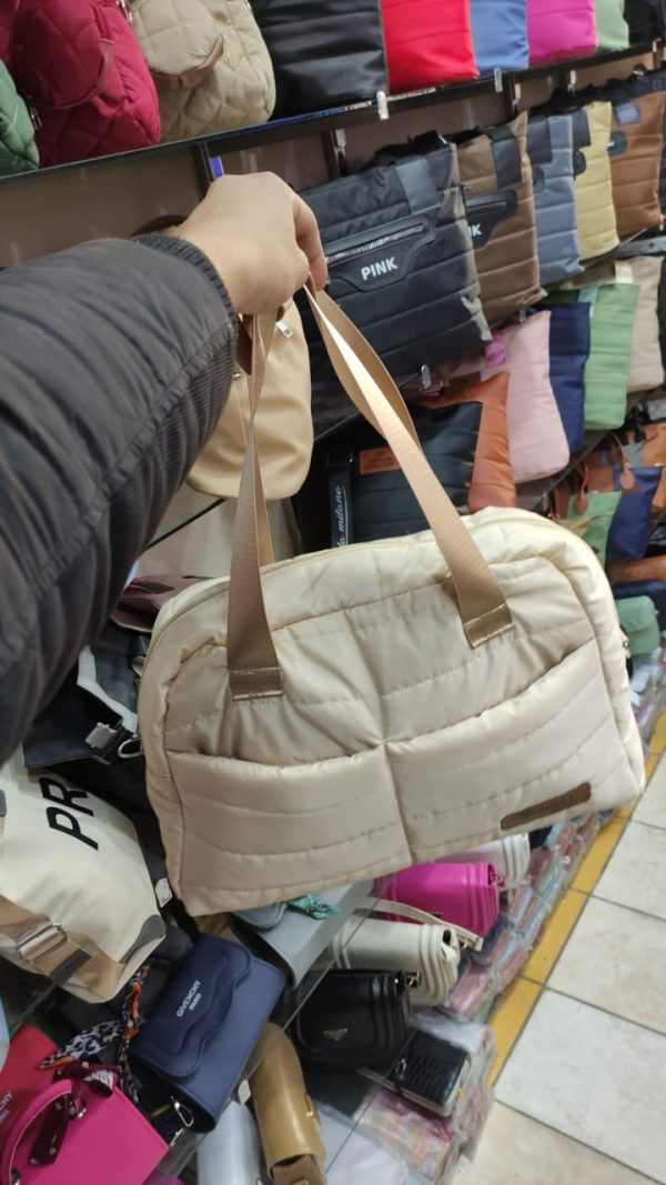 شنطة بامب وتربروف اتنين جيب فى الوش