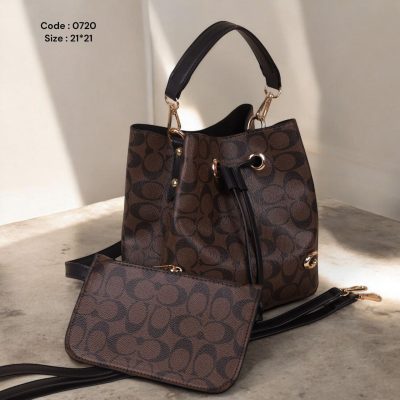 شنطه مربعات ومعاهاةشنطعةصغيره