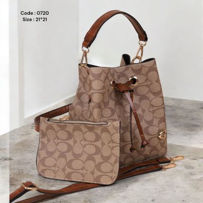 شنطه مربعات ومعاهاةشنطعةصغيره